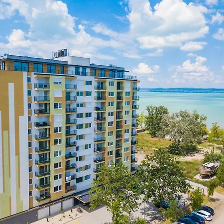 Mf Silverhome 402 Apartment