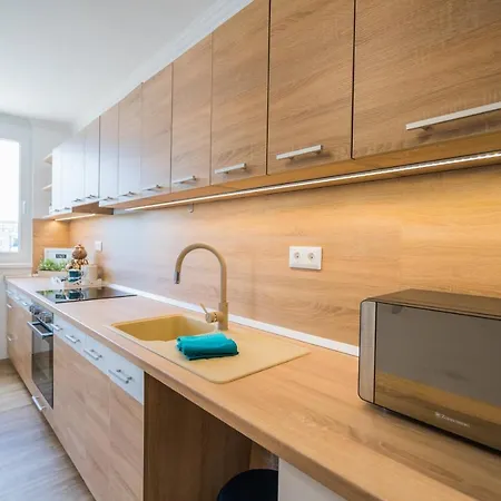 Mf Silverhome 402 Apartment